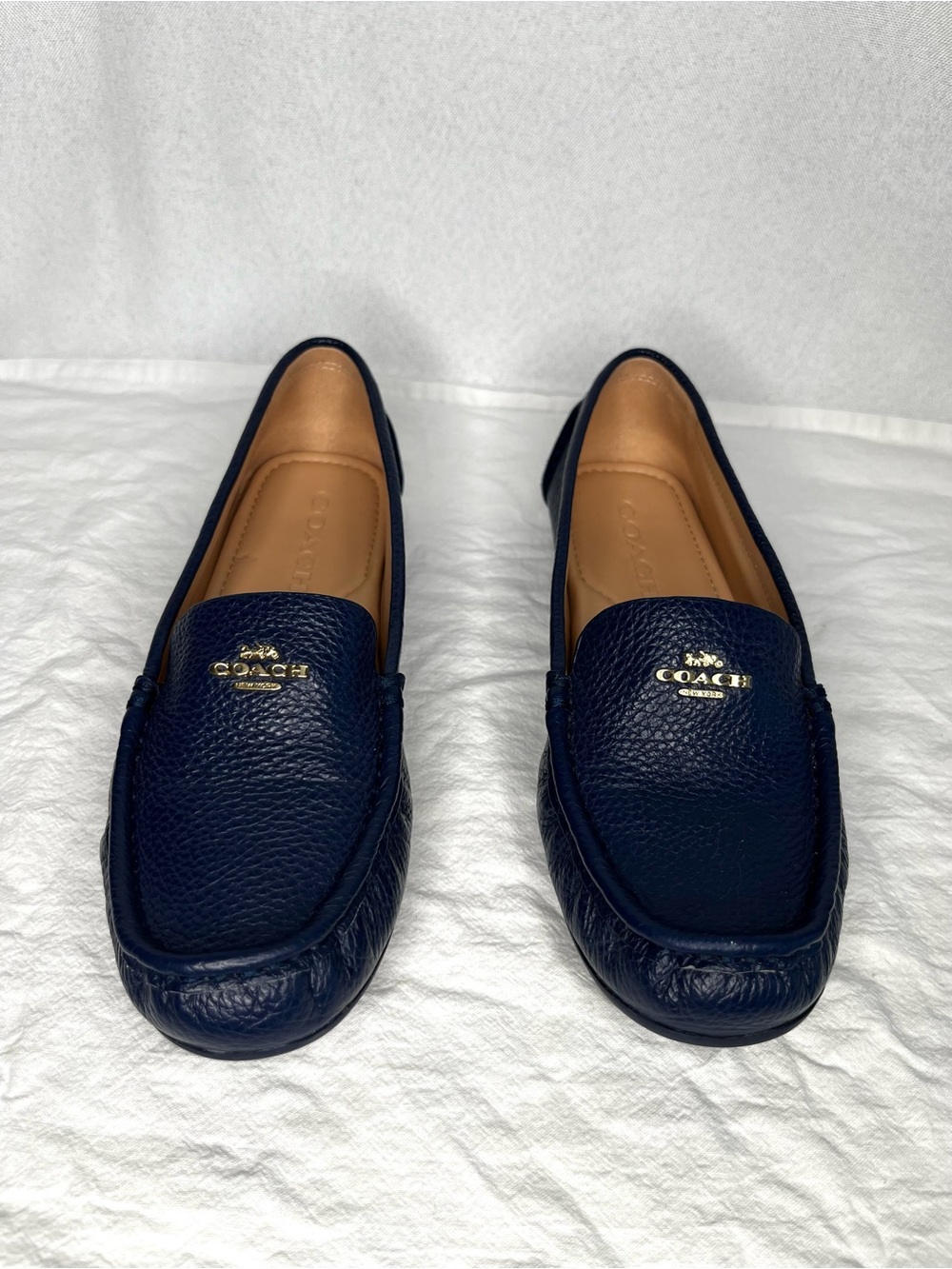 EUC/Like New Coach Navy Leather Pebbled Loafers with Gold Logo